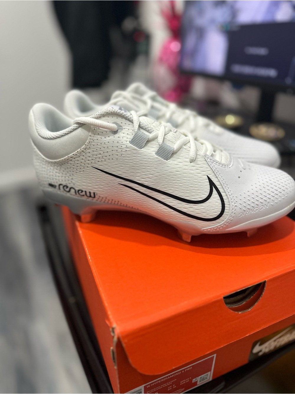 Nike softball shoes ' White Soccer Cleats with Black Swoosh
